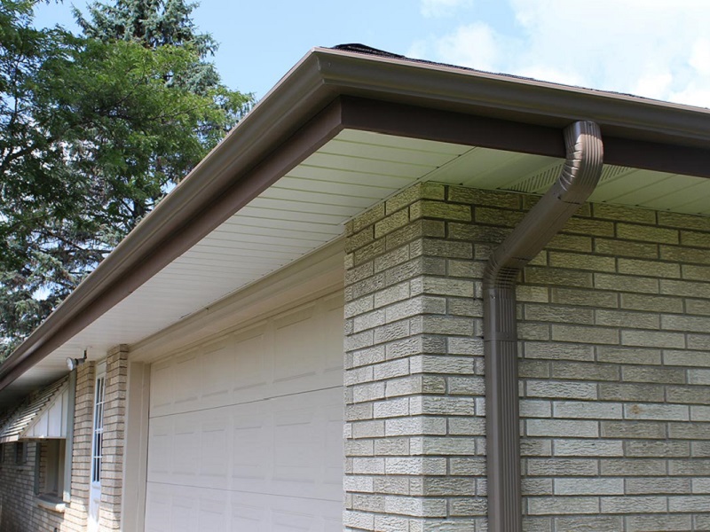Seamless Gutter Fabrication and Installation Services in Orange County